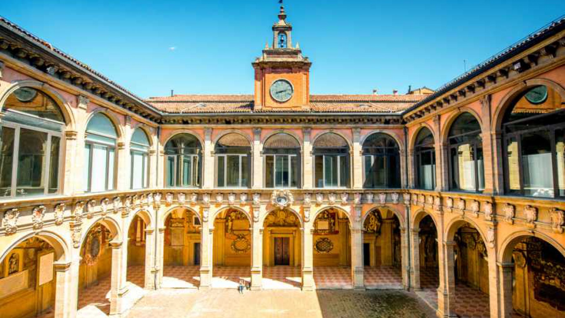 La Universidad de Bologna, alma mater studiorum y su relación con