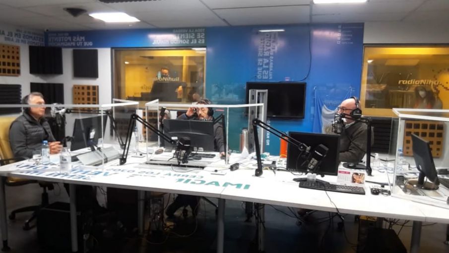 En vivo Mauricio Macri, en radio Nihuil, entrevistado por Montacuto y