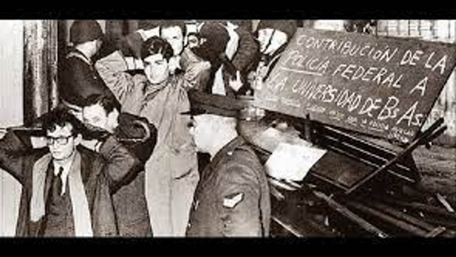 Bastones largos, mentes estrechas