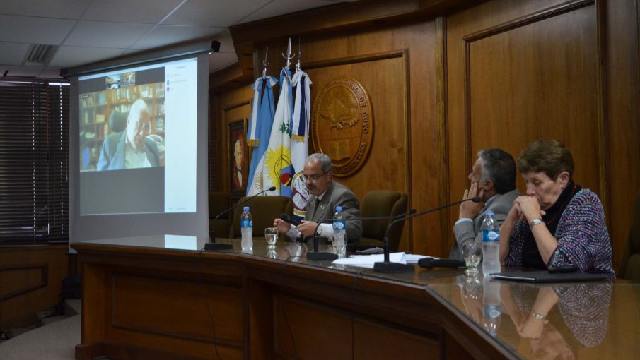 La presentación y debate del proyecto, realizado en Derecho de la UNCuyo.