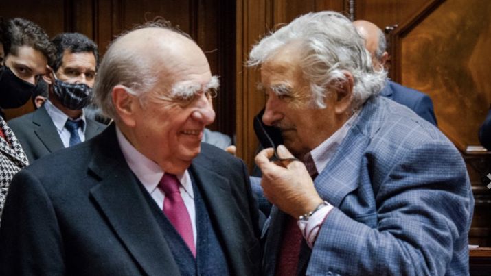 Mujica y Sanguinetti: en polos opuestos, pero con respeto.