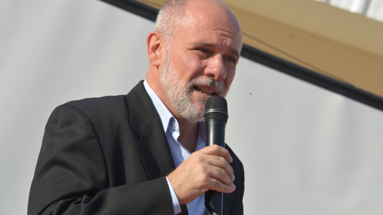 Correas, contra la inutilidad de "la cajita feliz de la educación de Milei"