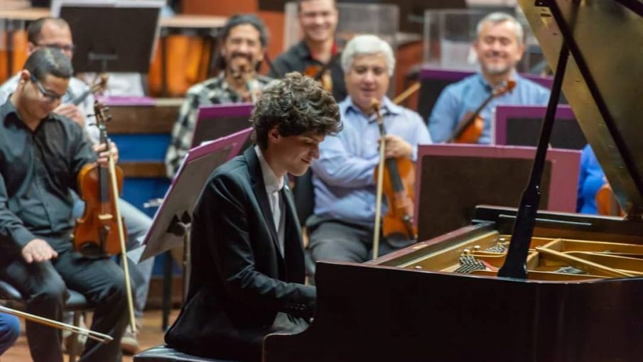 Leonardo Pittella, un joven pianista talentoso y emprendedor - Noticias de  Mendoza - Memo
