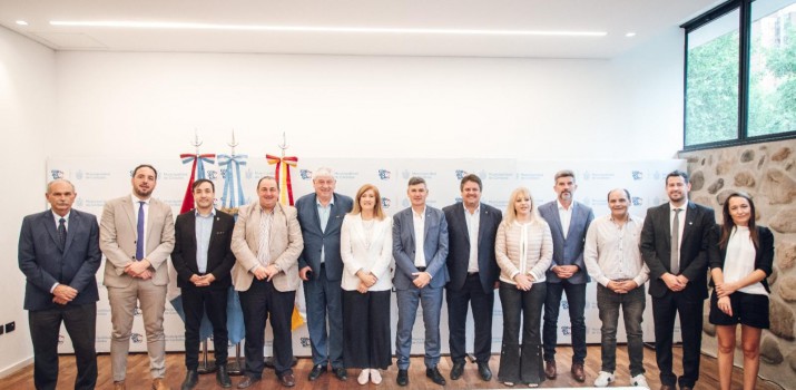 Mendoza. El intendente Suarez se reunió con los intendentes de capitales argentinas y armaron un bloque