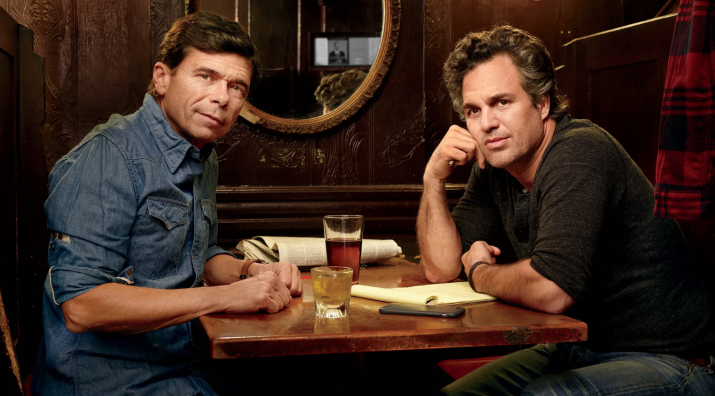 El auténtico periodista Rezendes y el actor que lo interpretó en la película Spotlight, Mark Ruffalo