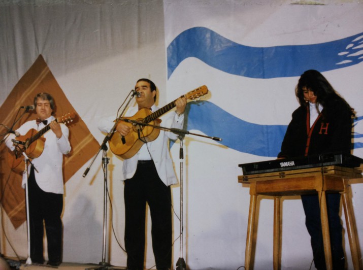 Su debut junto al duo en 1992