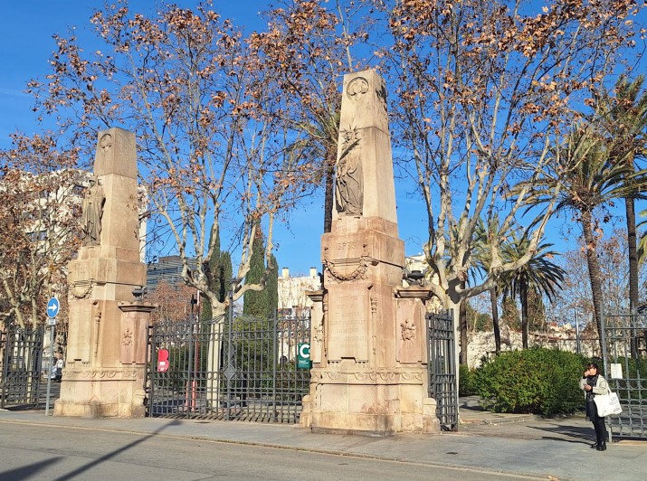 "El beso de la muerte" junto a todo el arte, la arquitectura y la historia en un cementerio