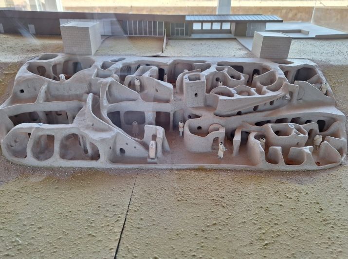 La maqueta de la ciudad subterránea de los auténticos picapiedras hallada por Latif Acar.