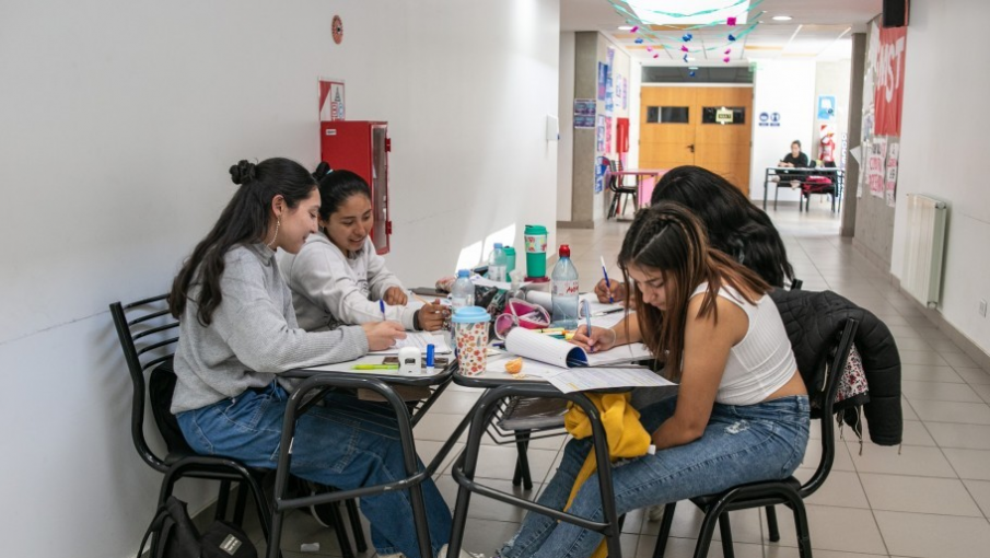 La UNCUYO realizará un censo para actualizar el perfil de sus estudiantes -  Noticias de Mendoza - Memo