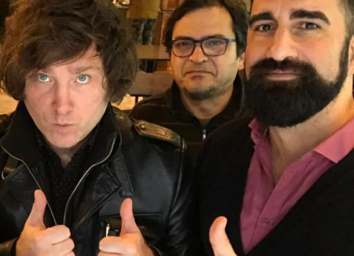 Milei y Bongiovanni, en primer plano.